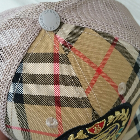Burberry hat - Picture 3 of 4